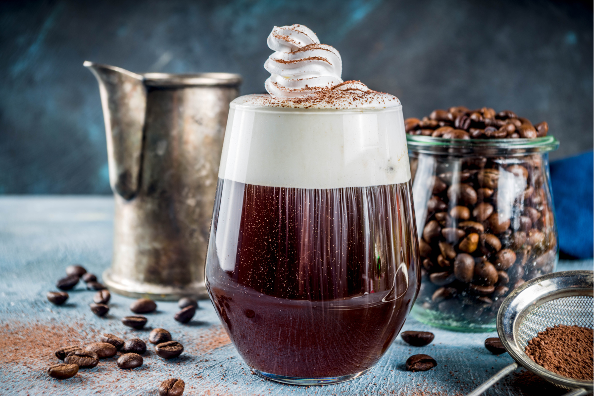 Irish Coffee Maken Hoe Doe Je Dat CoffeeMeister irish-coffee-maken-hoe-doe-je-dat-coffeemeister